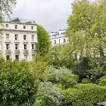 Quiet Terraced Apartment For Relaxing Escapes