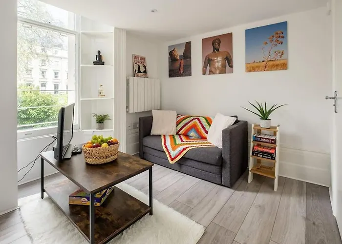 Quiet Terraced Apartment For Relaxing Escapes