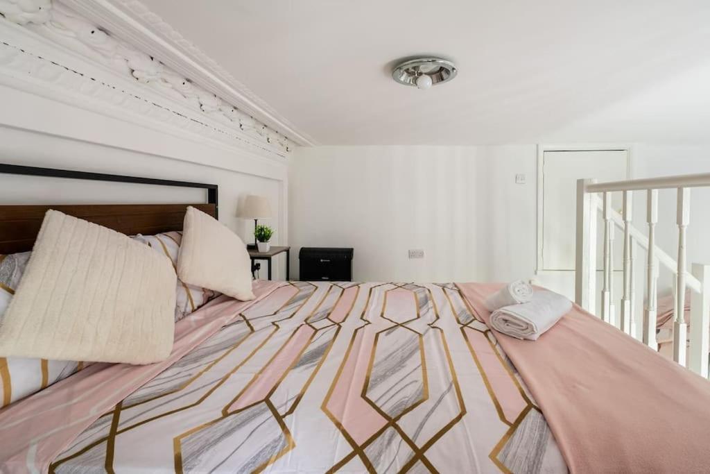 Quiet Terraced For Relaxing Escapes