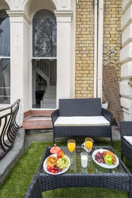 Quiet Terraced For Relaxing Escapes Apartment