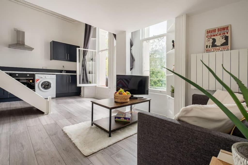 Quiet Terraced For Relaxing Escapes Apartment