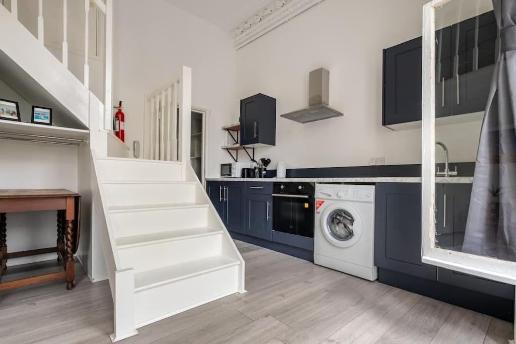 Quiet Terraced For Relaxing Escapes Apartment London