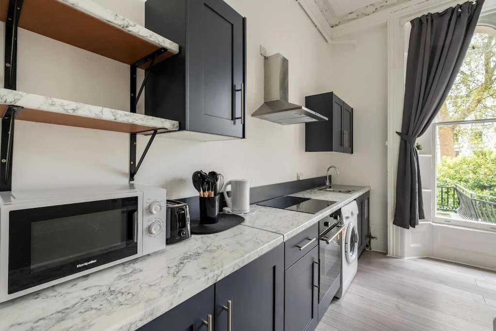 Quiet Terraced For Relaxing Escapes