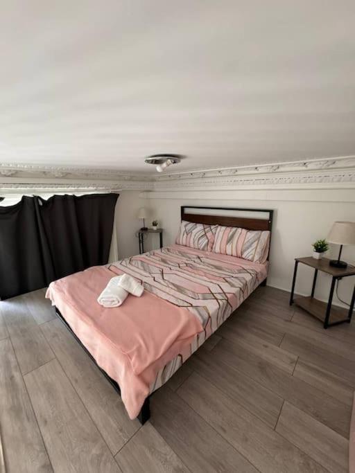 Apartment Quiet Terraced For Relaxing Escapes London